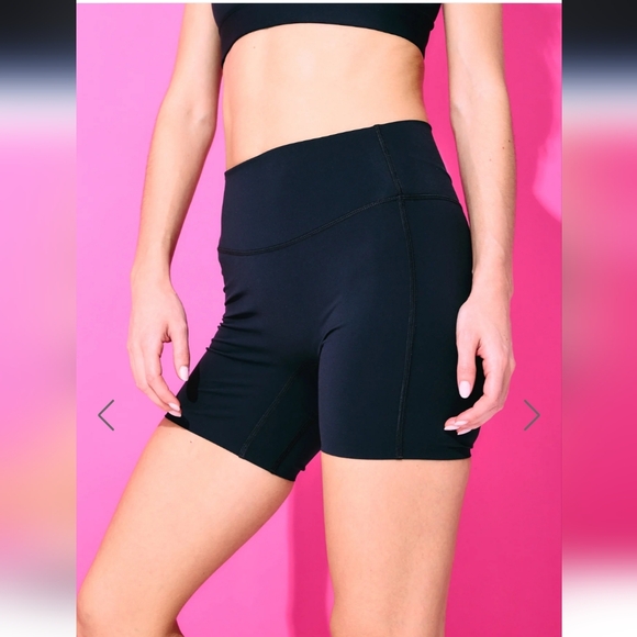 NWT Terez $75 Auction Booty Shorts in Jet Black - Picture 5 of 6